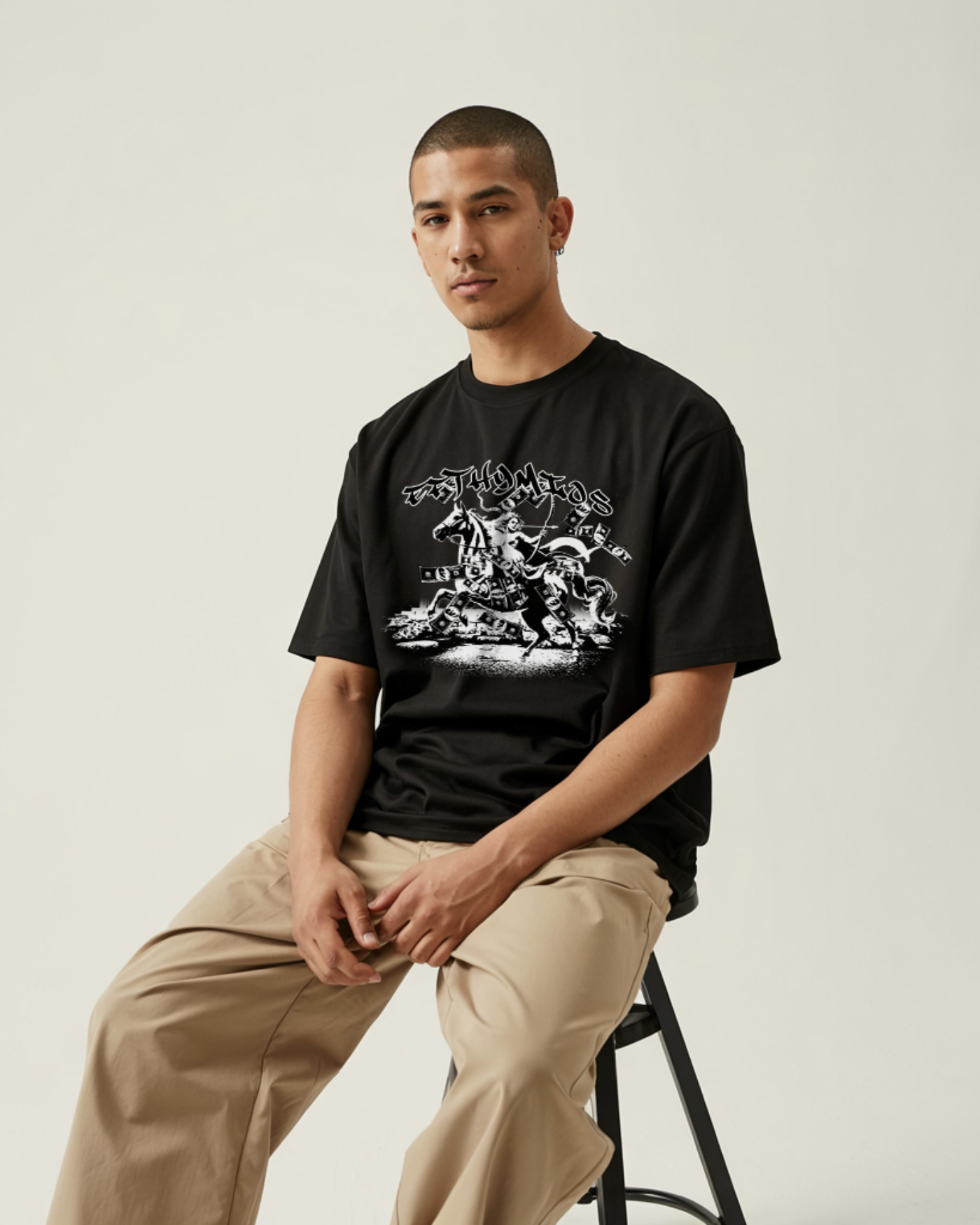 OLYMPIAN BOUNTY TEE - BLACK